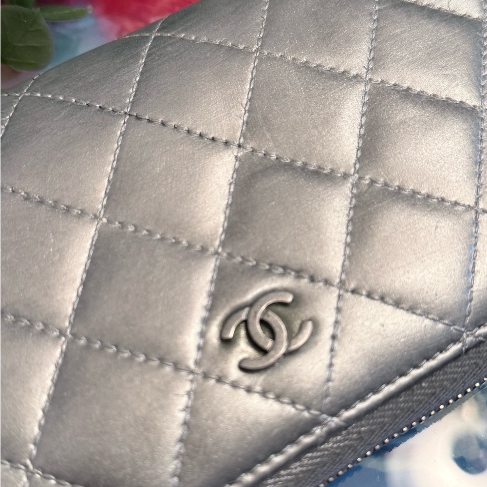 CHANEL Zip Around Long Quilted Leather Wallet. Priced to sale - Picture 8 of 13